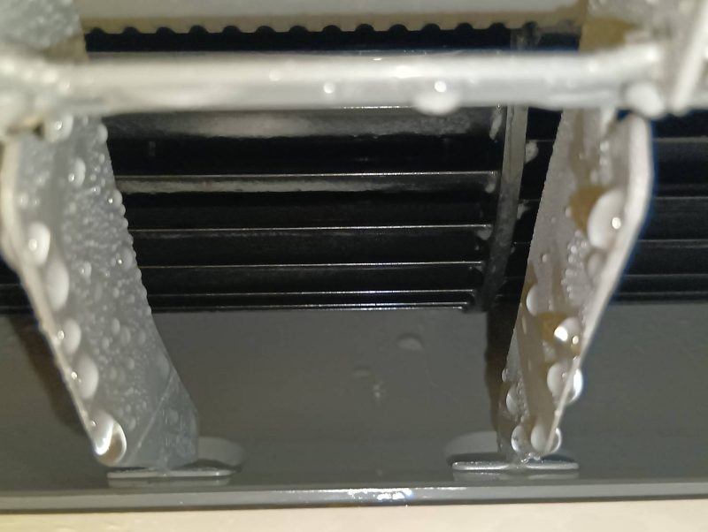 お掃除機能付きエアコンを、分解洗浄してもらいました